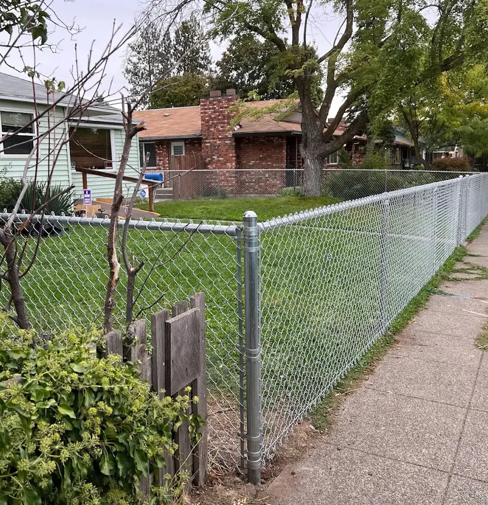 chain link fence in spokane